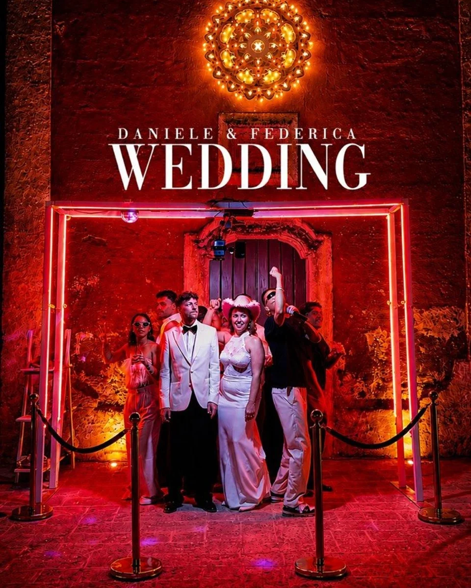 Video Booth 360 a Masseria Torrerossa con cornice neon